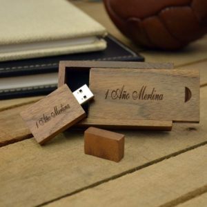 Pendrive rectangular con cajita