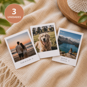 Tres Fotos estilo Vintage dispuestas sobre una manta y con la inscripción "3 UNIDADES" arriba a la derecha de la imagen